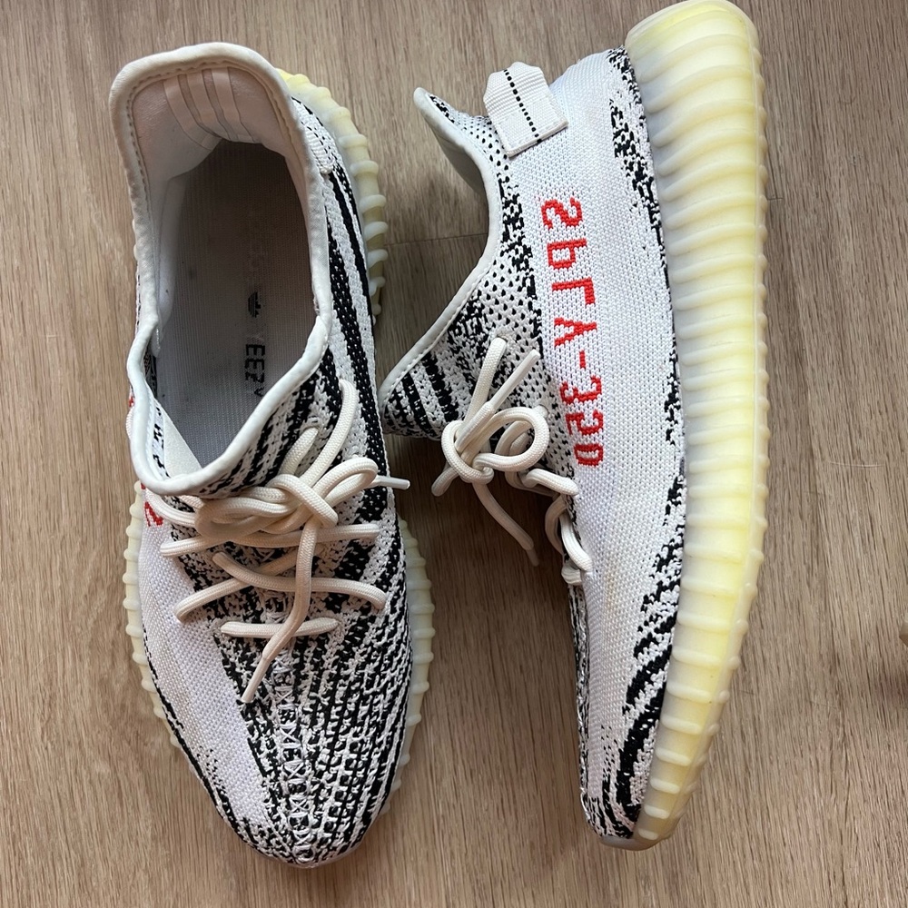 Adidas Yeezy Boost 350 V2 Zebra